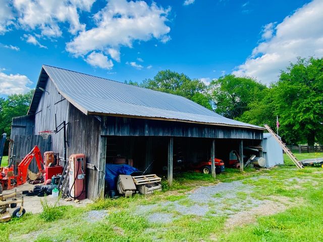 118 Robert Simmons Rd, Westmoreland, TN 37186