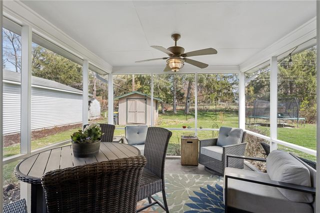 912 Juniper Dr, Iowa City, IA 52245