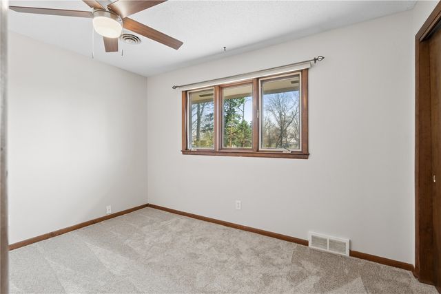 912 Juniper Dr, Iowa City, IA 52245