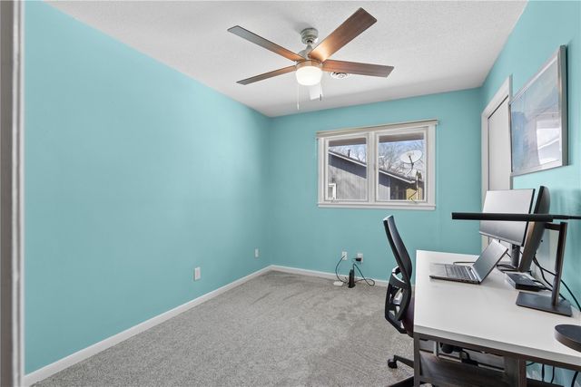 912 Juniper Dr, Iowa City, IA 52245