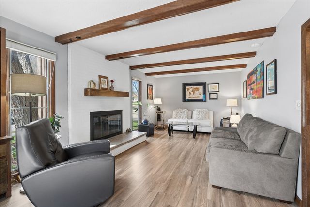 912 Juniper Dr, Iowa City, IA 52245