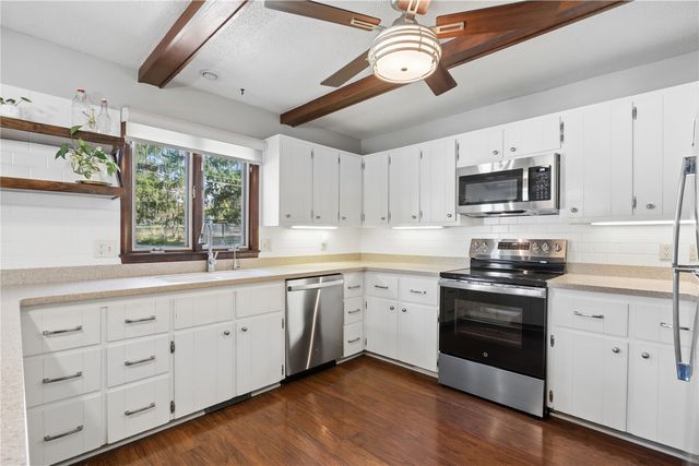912 Juniper Dr, Iowa City, IA 52245
