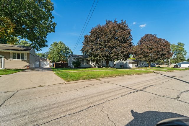 603 6th Street Place SE, Altoona, IA 50009