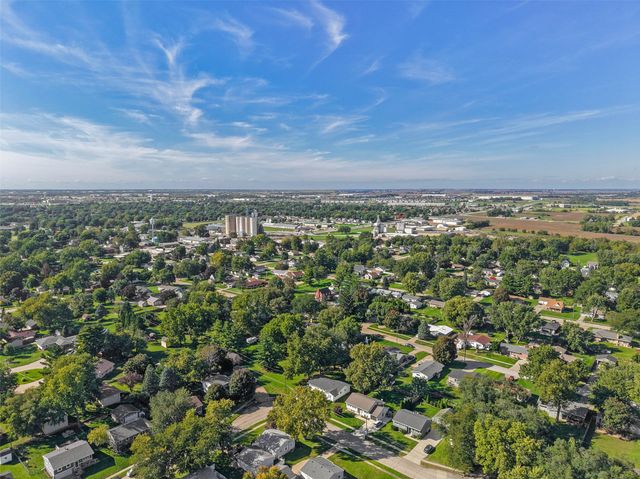 603 6th Street Place SE, Altoona, IA 50009