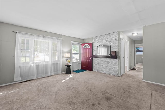 603 6th Street Place SE, Altoona, IA 50009