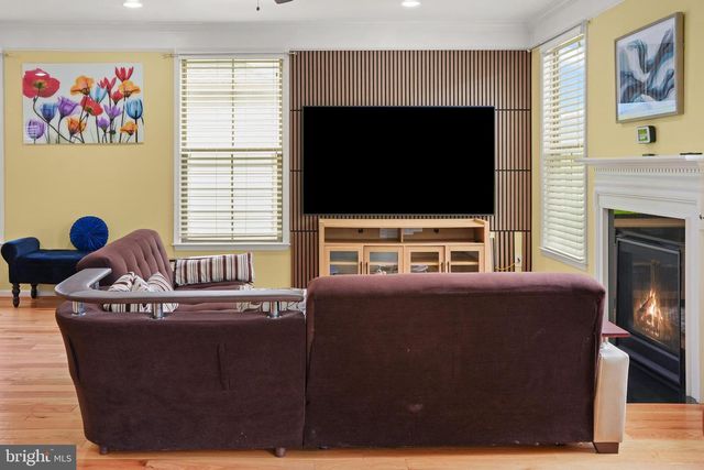 24839 SOMERBY DR, Chantilly, VA 20152