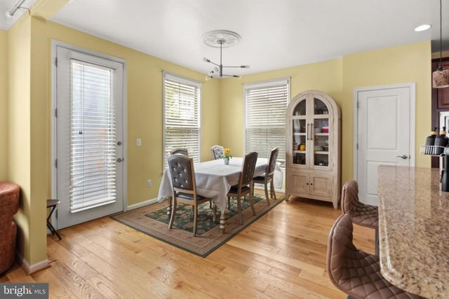 24839 SOMERBY DR, Chantilly, VA 20152