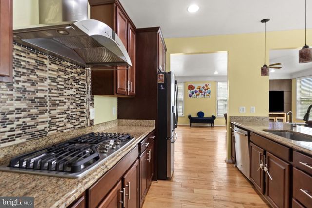 24839 SOMERBY DR, Chantilly, VA 20152
