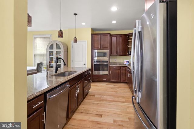 24839 SOMERBY DR, Chantilly, VA 20152