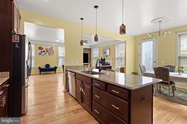 24839 SOMERBY DR, Chantilly, VA 20152