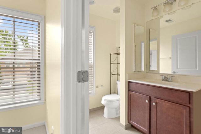 24839 SOMERBY DR, Chantilly, VA 20152