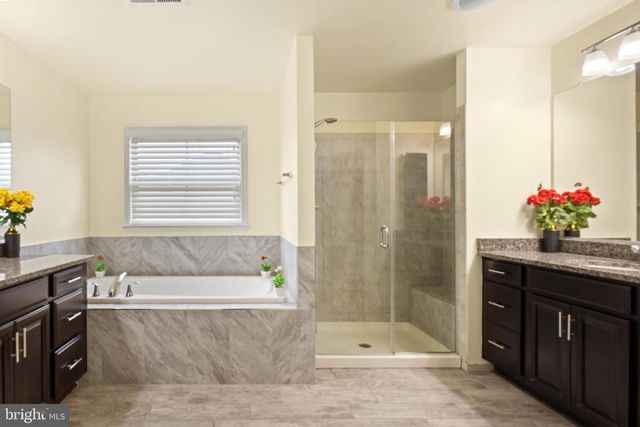 24839 SOMERBY DR, Chantilly, VA 20152
