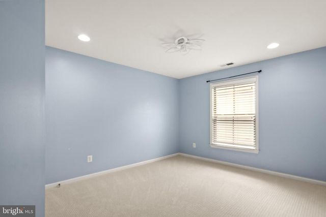 24839 SOMERBY DR, Chantilly, VA 20152