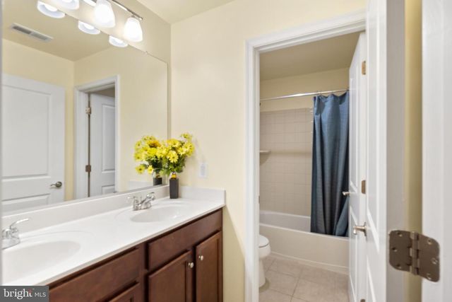24839 SOMERBY DR, Chantilly, VA 20152