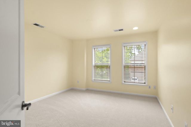 24839 SOMERBY DR, Chantilly, VA 20152