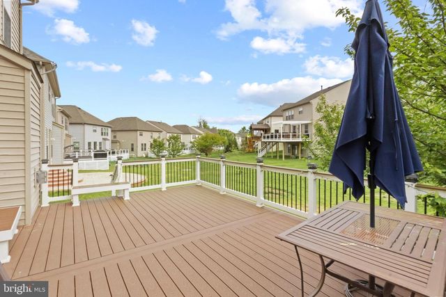 24839 SOMERBY DR, Chantilly, VA 20152