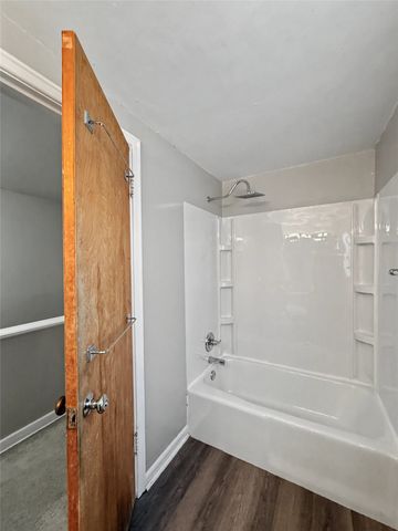 4210 Wakonda Parkway, Des Moines, IA 50315