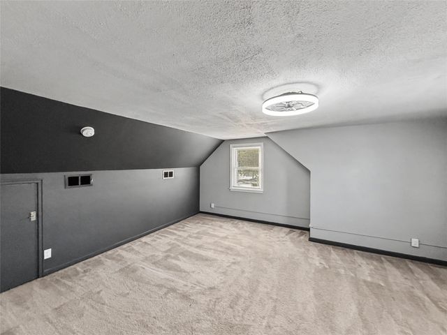 4210 Wakonda Parkway, Des Moines, IA 50315