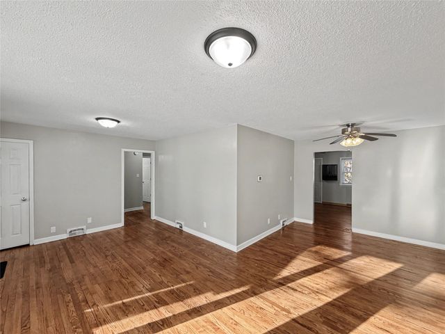 4210 Wakonda Parkway, Des Moines, IA 50315