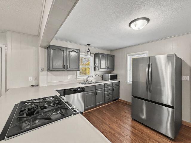 4210 Wakonda Parkway, Des Moines, IA 50315