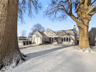 4210 Wakonda Parkway, Des Moines, IA 50315