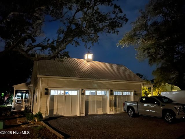 502 W Brown Street, Saint James, NC 28461