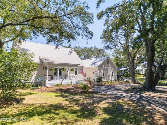 502 W Brown Street, Saint James, NC 28461