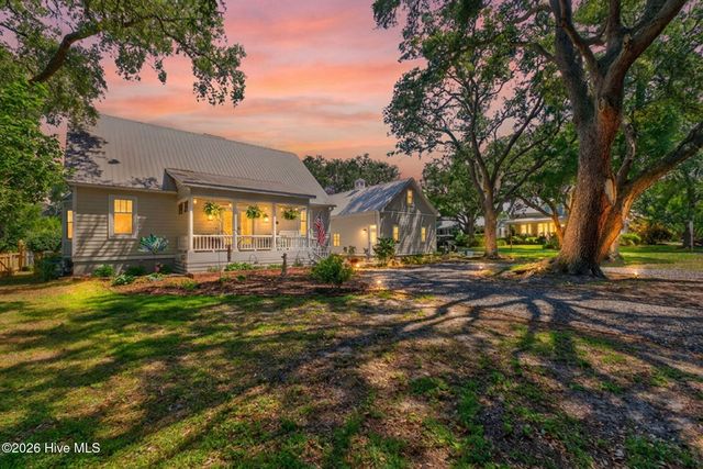 502 W Brown Street, Saint James, NC 28461