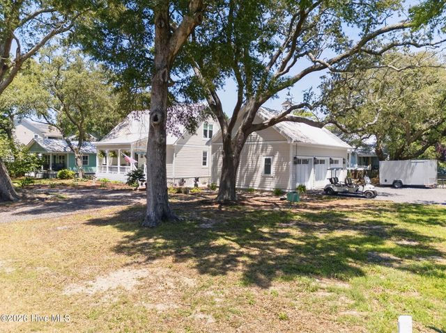 502 W Brown Street, Saint James, NC 28461