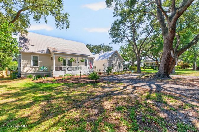 502 W Brown Street, Saint James, NC 28461
