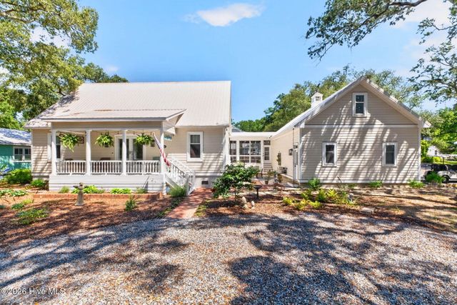 502 W Brown Street, Saint James, NC 28461