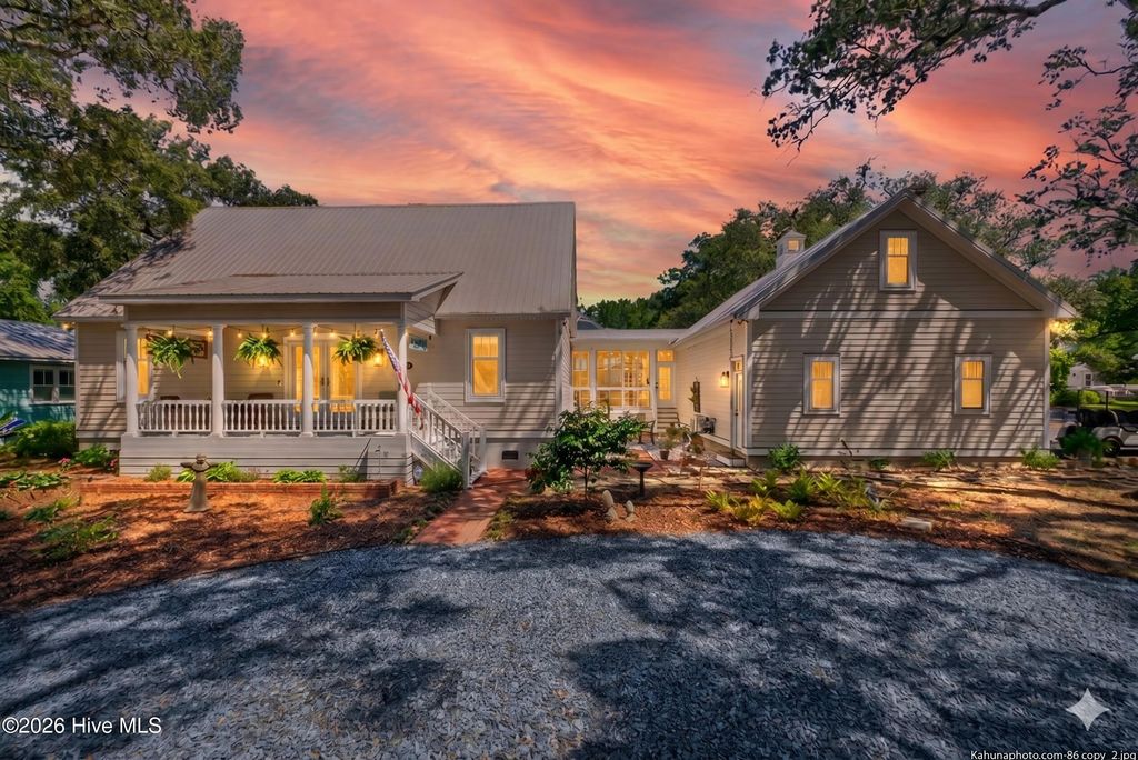 502 W Brown Street, Saint James, NC 28461