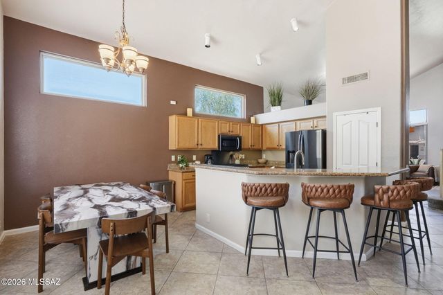 12884 N Pioneer Way, Oro Valley, AZ 85755