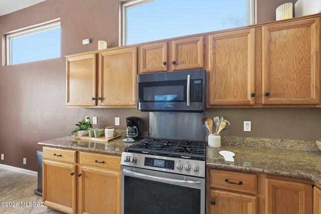12884 N Pioneer Way, Oro Valley, AZ 85755