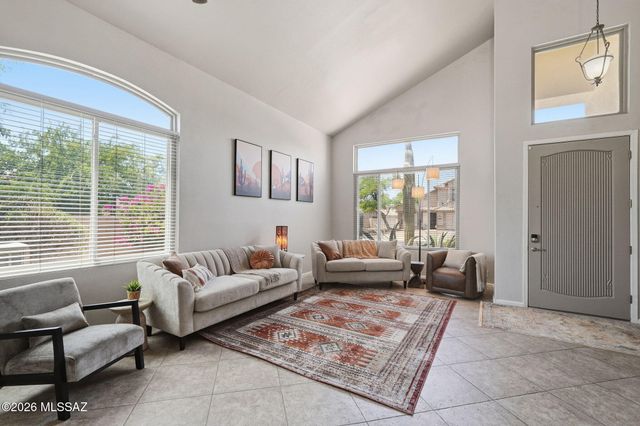 12884 N Pioneer Way, Oro Valley, AZ 85755