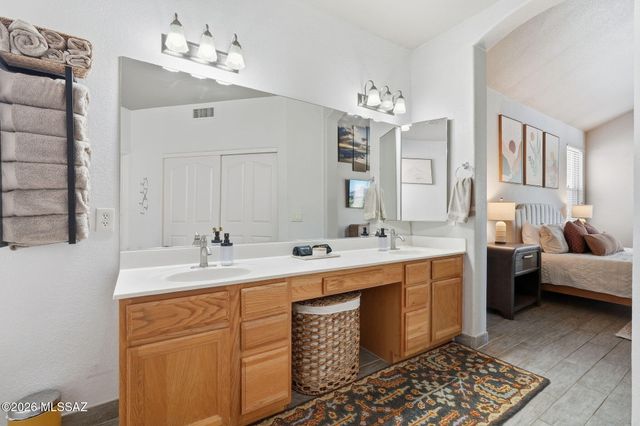12884 N Pioneer Way, Oro Valley, AZ 85755