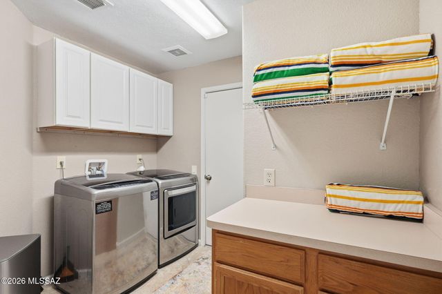 12884 N Pioneer Way, Oro Valley, AZ 85755