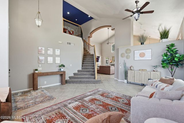12884 N Pioneer Way, Oro Valley, AZ 85755
