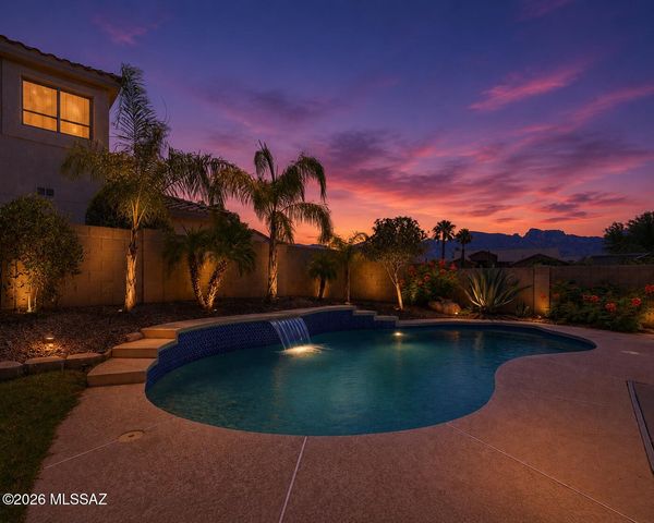 12884 N Pioneer Way, Oro Valley, AZ 85755