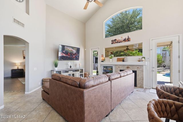 12884 N Pioneer Way, Oro Valley, AZ 85755