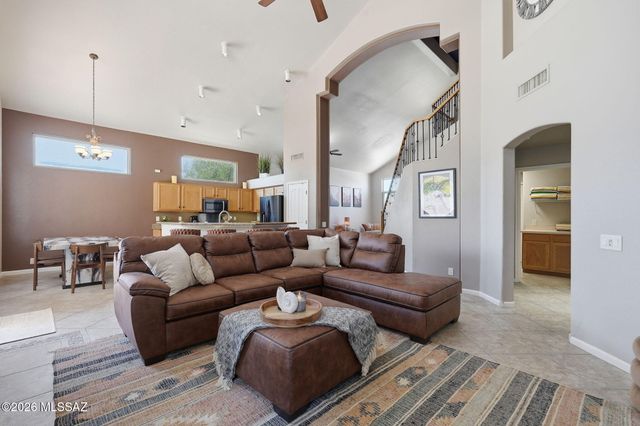 12884 N Pioneer Way, Oro Valley, AZ 85755