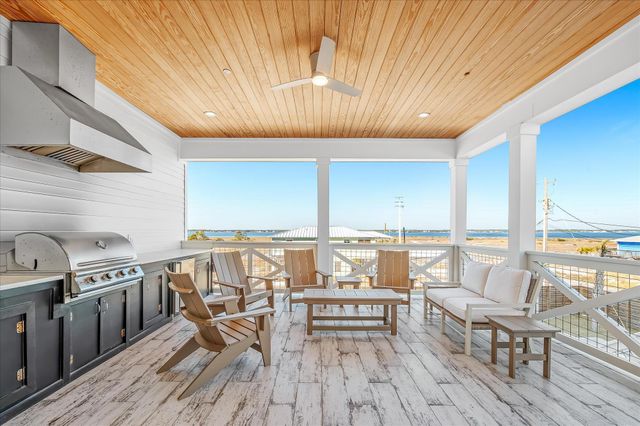 7944 Gulf Boulevard, Navarre, FL 32566