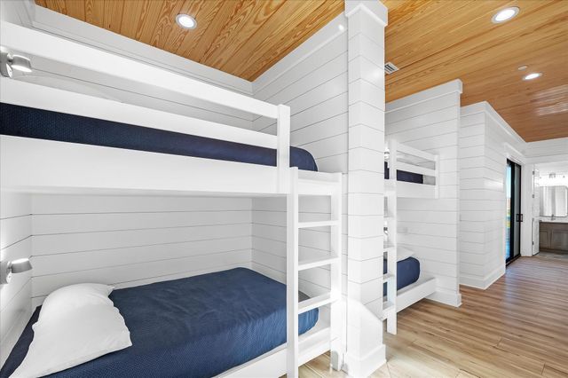 7944 Gulf Boulevard, Navarre, FL 32566