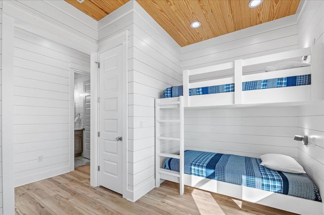 7944 Gulf Boulevard, Navarre, FL 32566