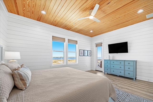 7944 Gulf Boulevard, Navarre, FL 32566