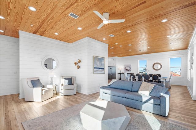 7944 Gulf Boulevard, Navarre, FL 32566