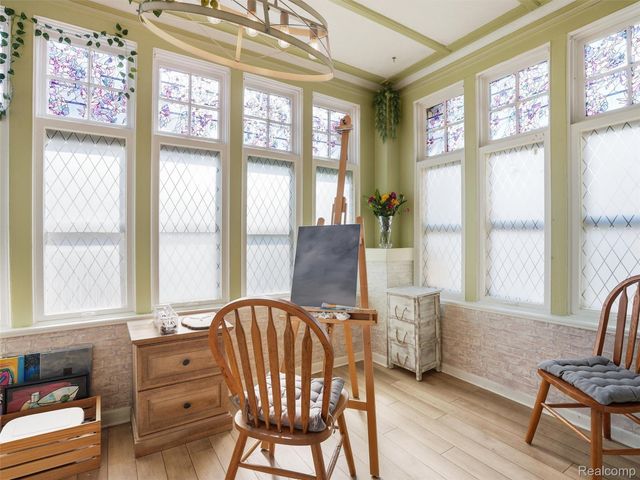 34327 Jefferson Avenue, Harrison Charter Township, MI 48045