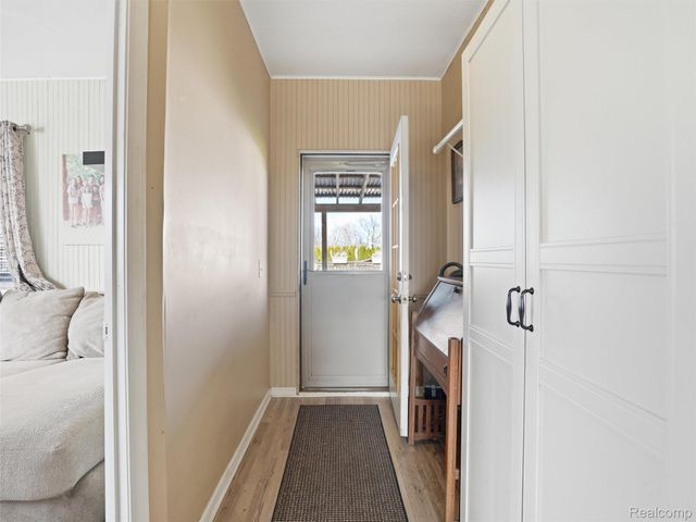 34327 Jefferson Avenue, Harrison Charter Township, MI 48045