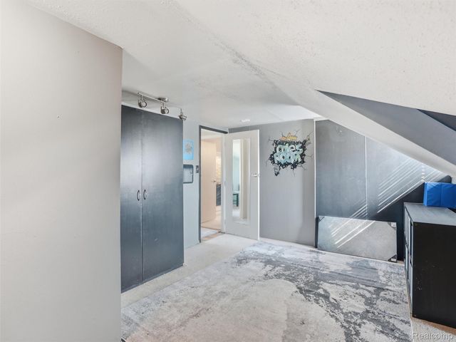 34327 Jefferson Avenue, Harrison Charter Township, MI 48045