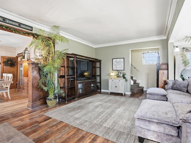 34327 Jefferson Avenue, Harrison Charter Township, MI 48045